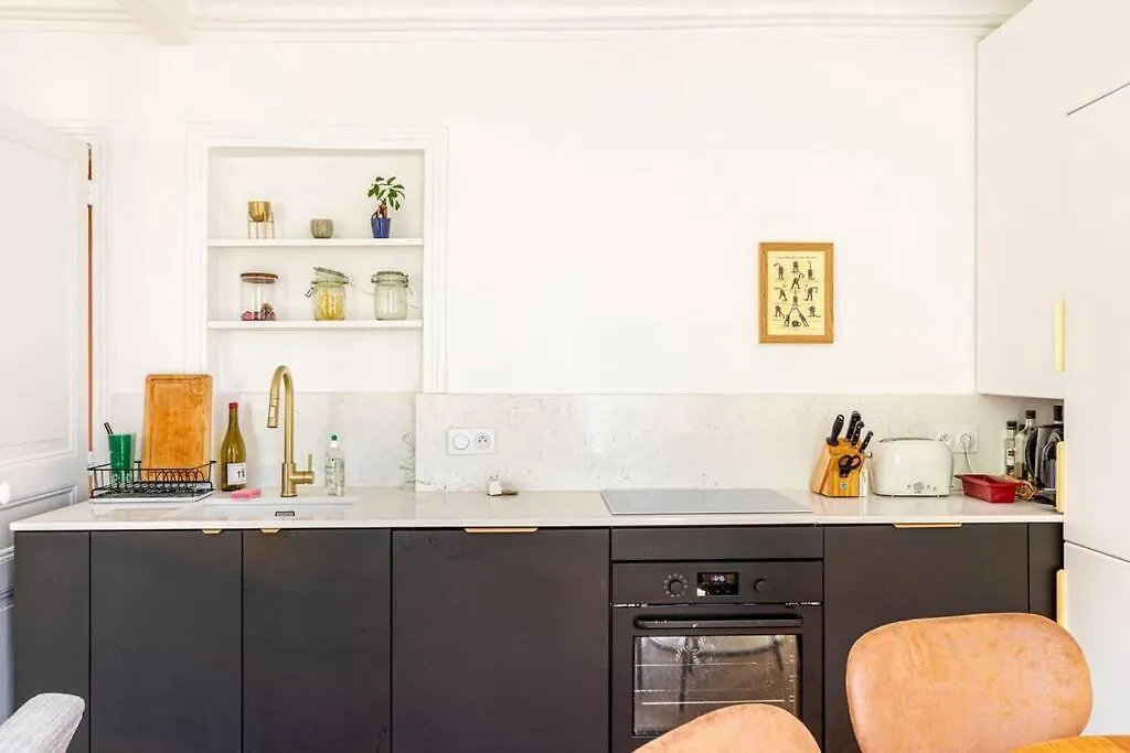 Guestready - Modernity Near Montmartre Cemetery Daire Paris